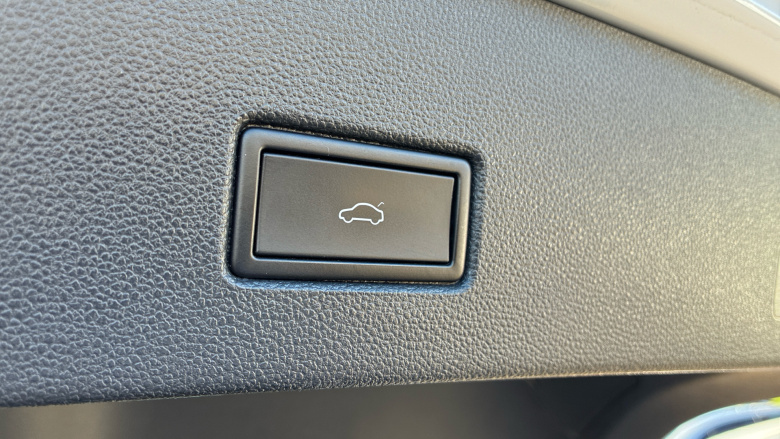 Volkswagen T-Roc 2.0 TDI SEL 5dr DSG Diesel Hatchback